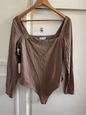 Babaton Square Neck Long-Sleeve Bodysuit — Taupe Brown